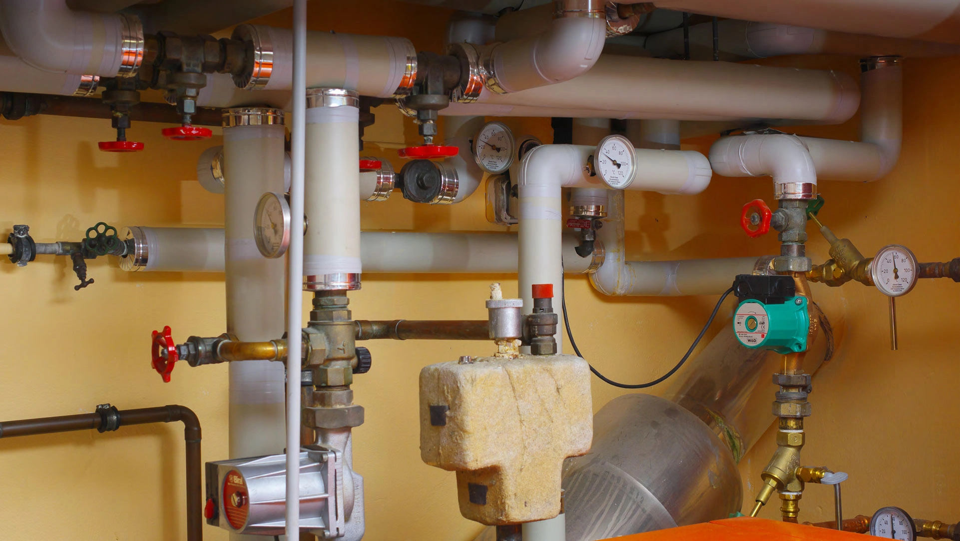 ჩვენი კომპლექსები გაზიფიცირებულია - არის ინდივიდუალური გათბობის სისტემა